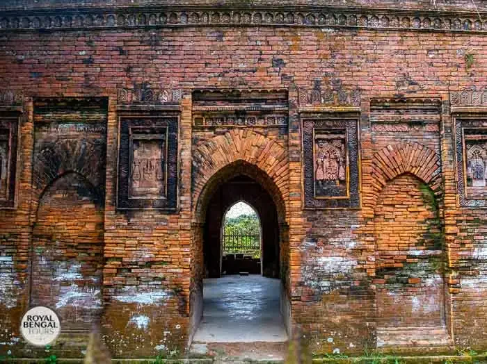 lovely single-dome brick mosque is located in Goaldi Sonargaon